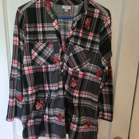 Avenue Tops - Avenue Black and Red Casual Button Down Shirt